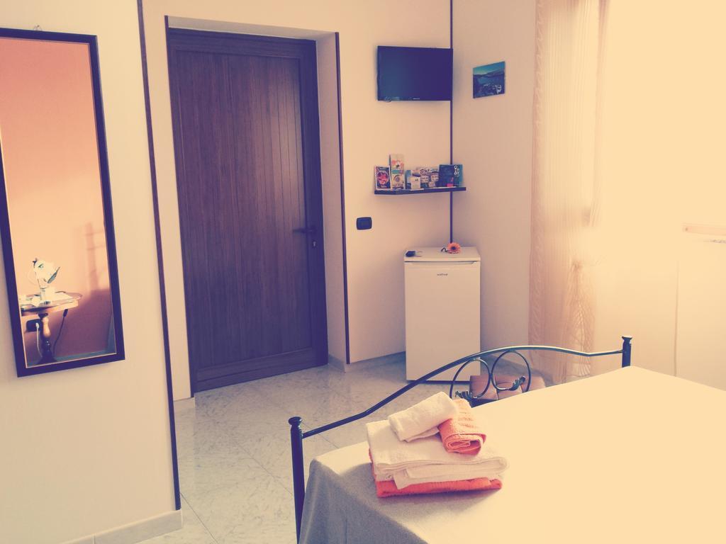 B&B L'Oasi Del Sole Uggiano La Chiesa Room photo